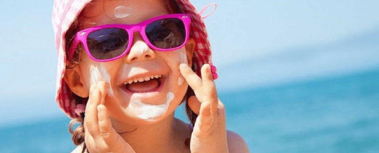 A Handy Guide To Keeping Kids Sun Safe | Hugs For Kids