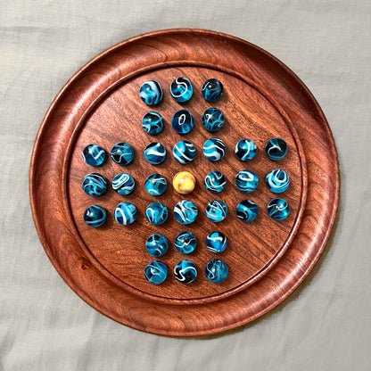 Großer Solitär aus Holz