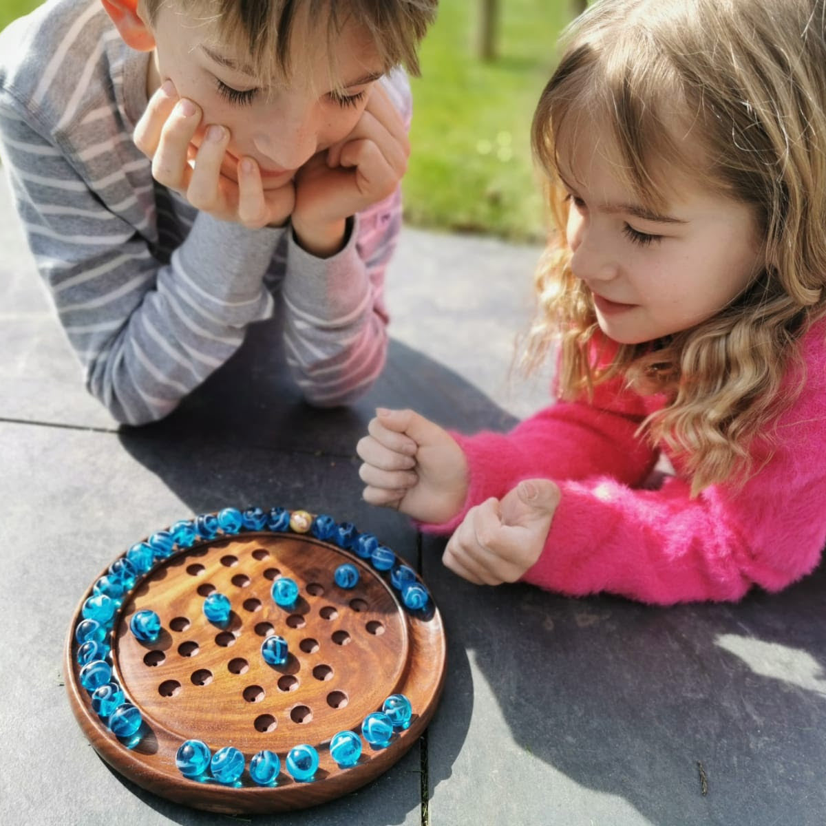 Großer Solitär aus Holz